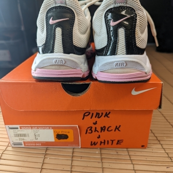 Nike Air BRS1000 Trail Running Womens Size 9. With original box. - Picture 6 of 10